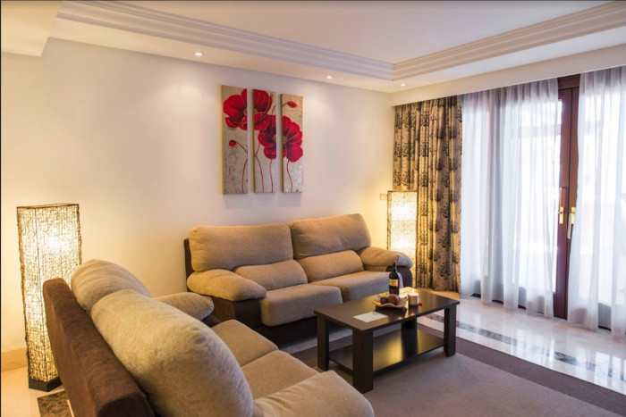 Qlistings Apartment - Penthouse in New Golden Mile, Costa del Sol image 8